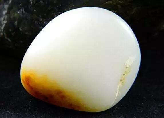 翡翠原石老古语,赌石中人为的碴口称为-第66张图片-翡翠网 翡翠原石老古语,赌石中人为的碴口称为-第66张图片-翡翠网