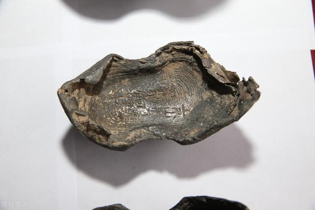 翡翠原石叫什么,一万八千左右的翡翠原石-第6张图片-翡翠网 翡翠原石叫什么,一万八千左右的翡翠原石-第6张图片-翡翠网