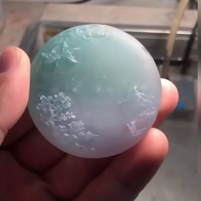 春带彩翡翠手镯芯雕刻,春带彩翡翠价格-第4张图片-翡翠网