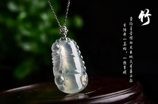 翡翠怎么鉴别真假价格,怎么鉴别玉的真假-第9张图片-翡翠网 翡翠怎么鉴别真假价格,怎么鉴别玉的真假-第9张图片-翡翠网