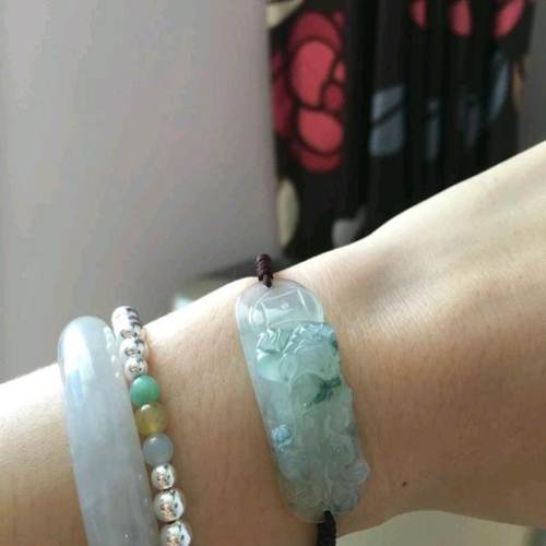 白苹果翡翠手镯,最好的白底青翡翠图片-第1张图片-翡翠网 白苹果翡翠手镯,最好的白底青翡翠图片-第1张图片-翡翠网