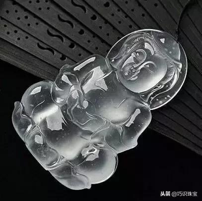 蓝底翡翠玉镯图片,蓝底翡翠手镯切法-第1张图片-翡翠网 蓝底翡翠玉镯图片,蓝底翡翠手镯切法-第1张图片-翡翠网