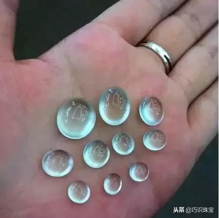 蓝底翡翠玉镯图片,蓝底翡翠手镯切法-第6张图片-翡翠网 蓝底翡翠玉镯图片,蓝底翡翠手镯切法-第6张图片-翡翠网