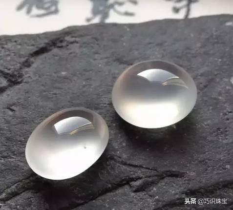 蓝底翡翠玉镯图片,蓝底翡翠手镯切法-第8张图片-翡翠网 蓝底翡翠玉镯图片,蓝底翡翠手镯切法-第8张图片-翡翠网