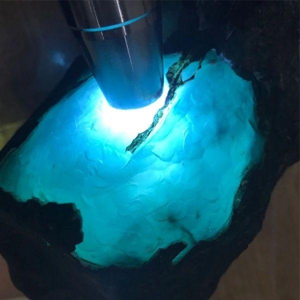 翡翠的原石在哪里如何了解翡翠原石用户-第1张图片-翡翠网 翡翠的原石在哪里如何了解翡翠原石用户-第1张图片-翡翠网