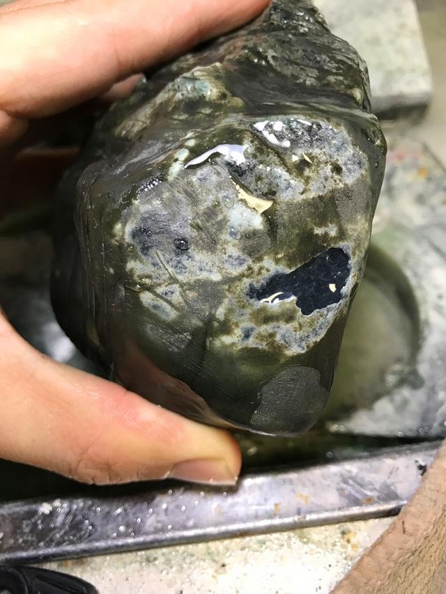 翡翠原石晶体粗是什么种水睛水翡翠原石-第8张图片-翡翠网