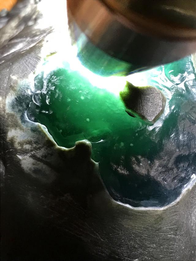 翡翠原石晶体粗是什么种水睛水翡翠原石-第11张图片-翡翠网 翡翠原石晶体粗是什么种水睛水翡翠原石-第11张图片-翡翠网