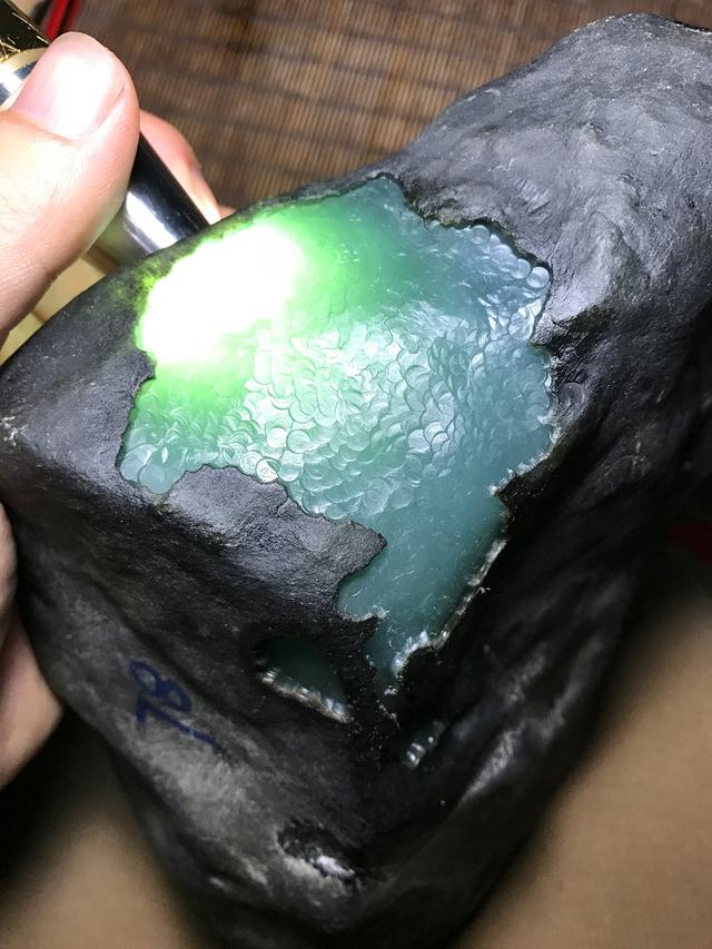 翡翠原石晶体粗是什么种水睛水翡翠原石-第24张图片-翡翠网 翡翠原石晶体粗是什么种水睛水翡翠原石-第24张图片-翡翠网