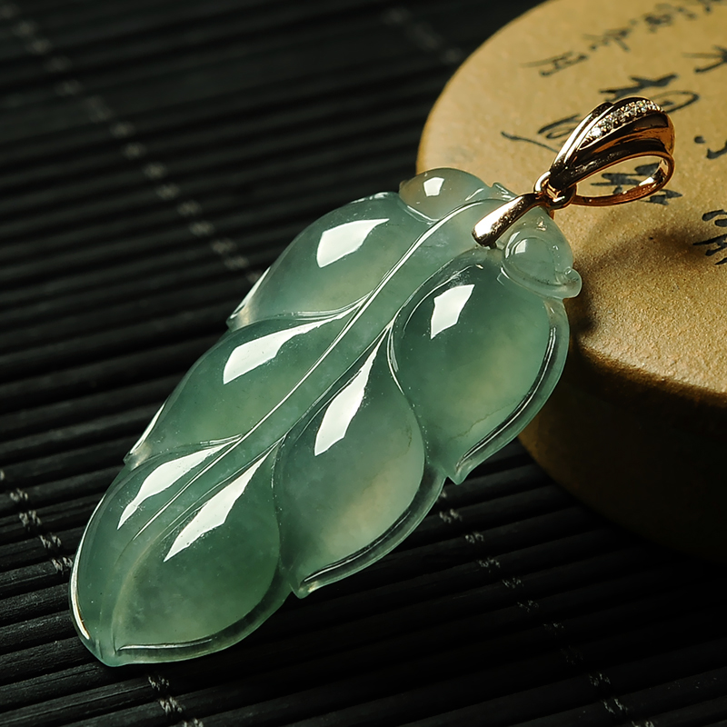 翡翠叶子怎么分价格是多少树叶翡翠吊坠价格-第1张图片-翡翠网 翡翠叶子怎么分价格是多少树叶翡翠吊坠价格-第1张图片-翡翠网