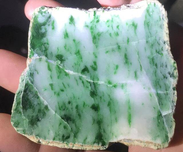 翡翠全身松花原石翡翠原石松花莽带图片-第4张图片-翡翠网 翡翠全身松花原石翡翠原石松花莽带图片-第4张图片-翡翠网