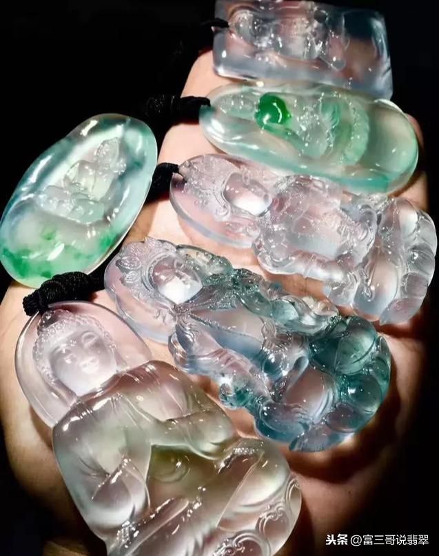 30万翡翠手镯大概多少钱,三十万到五十万的翡翠手镯-第6张图片-翡翠网 30万翡翠手镯大概多少钱,三十万到五十万的翡翠手镯-第6张图片-翡翠网