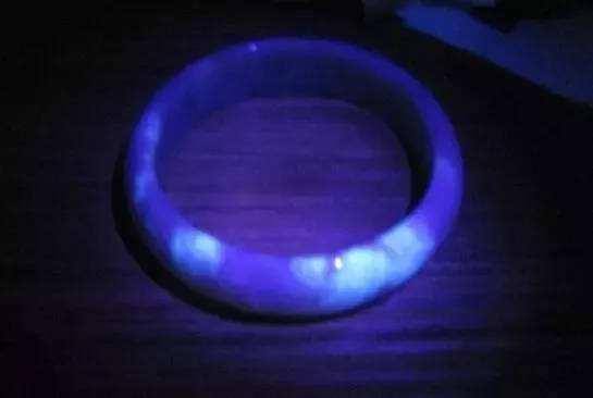 翡翠如何鉴定真假翡翠如何鉴定真假记住这些知识点-张-第16张图片-翡翠网 翡翠如何鉴定真假翡翠如何鉴定真假记住这些知识点-张-第16张图片-翡翠网