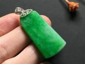 翡翠如何鉴定真假翡翠如何鉴定真假记住这些知识点-张-第32张图片-翡翠网 翡翠如何鉴定真假翡翠如何鉴定真假记住这些知识点-张-第32张图片-翡翠网