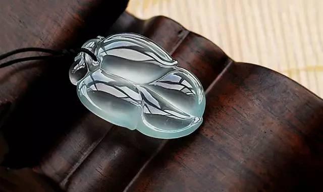 翡翠如何鉴定真假翡翠如何鉴定真假记住这些知识点-张-第37张图片-翡翠网 翡翠如何鉴定真假翡翠如何鉴定真假记住这些知识点-张-第37张图片-翡翠网