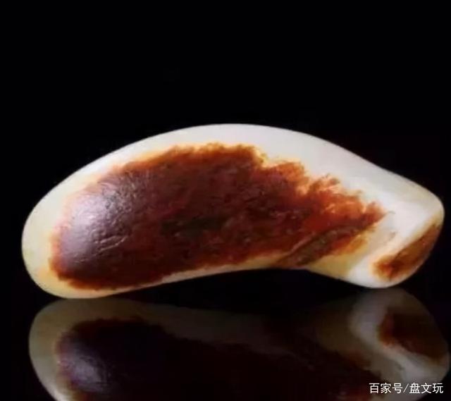 白色皮壳的紫翡翠,天然翡翠原石皮色有哪些-第3张图片-翡翠网 白色皮壳的紫翡翠,天然翡翠原石皮色有哪些-第3张图片-翡翠网