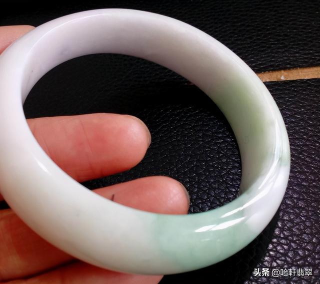 翡翠知识大全什么是抛光粉翡翠上抛光粉怎样洗掉-第1张图片-翡翠网