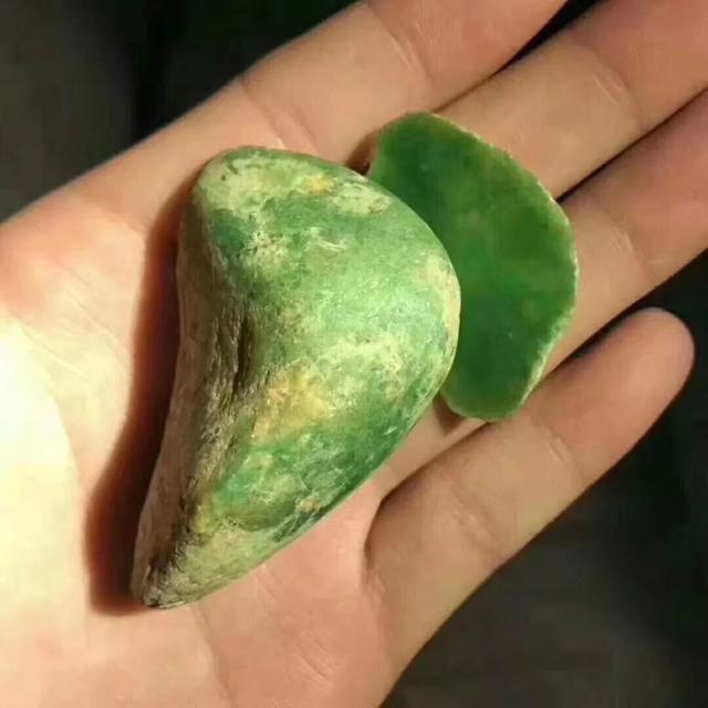 非洲翡翠原石价格上海哪里回收翡翠原石-第10张图片-翡翠网