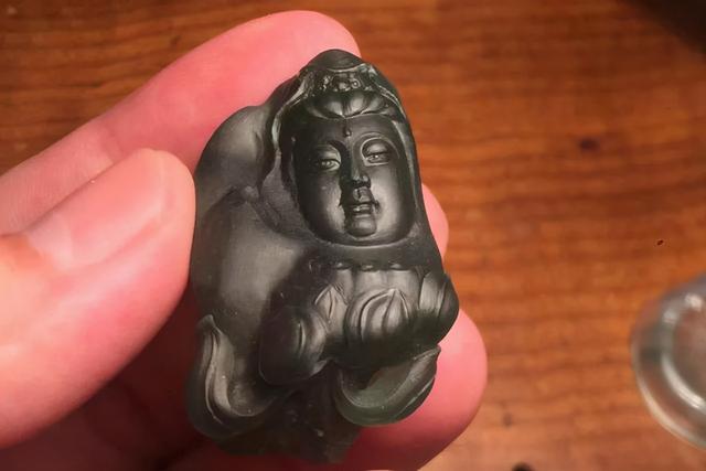 翡翠原石批发多少钱,三千块钱的翡翠原石-第6张图片-翡翠网 翡翠原石批发多少钱,三千块钱的翡翠原石-第6张图片-翡翠网