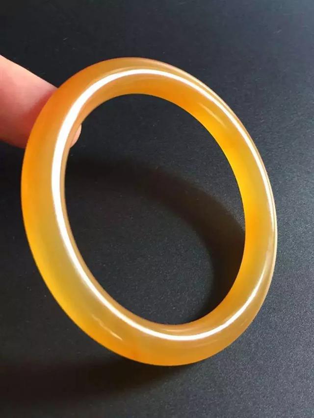 翡翠原石脱沙说明什么黄岩沙翡翠原石-第7张图片-翡翠网 翡翠原石脱沙说明什么黄岩沙翡翠原石-第7张图片-翡翠网