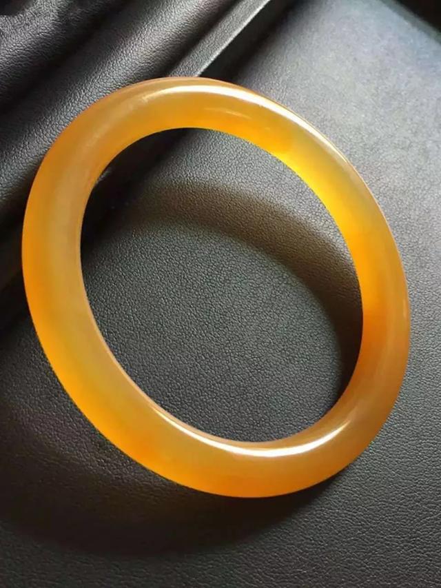 翡翠原石脱沙说明什么黄岩沙翡翠原石-第8张图片-翡翠网 翡翠原石脱沙说明什么黄岩沙翡翠原石-第8张图片-翡翠网