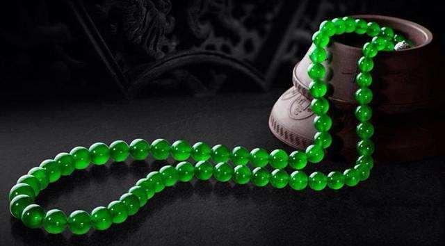 一千万满绿翡翠手镯,翡翠手镯和证书长得不一样-第2张图片-翡翠网 一千万满绿翡翠手镯,翡翠手镯和证书长得不一样-第2张图片-翡翠网