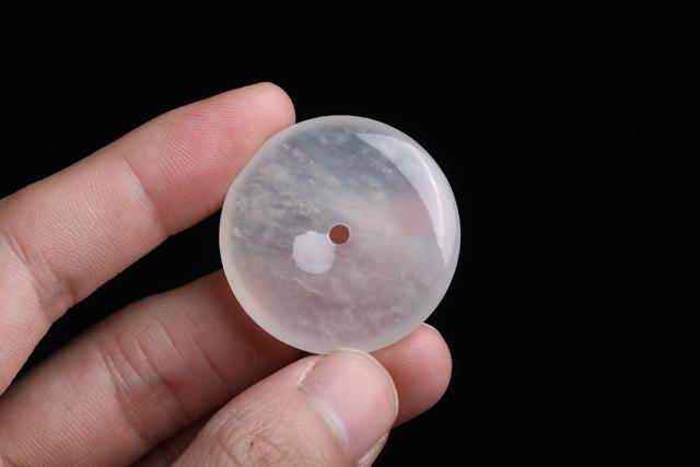 晒晒我带了5年的翡翠手镯什么人不适合戴翡翠-第8张图片-翡翠网 晒晒我带了5年的翡翠手镯什么人不适合戴翡翠-第8张图片-翡翠网