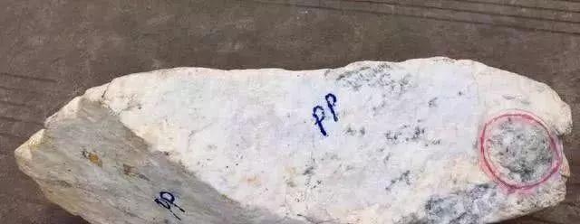 翡翠原石造价20万,翡翠原石的价位-第1张图片-翡翠网 翡翠原石造价20万,翡翠原石的价位-第1张图片-翡翠网