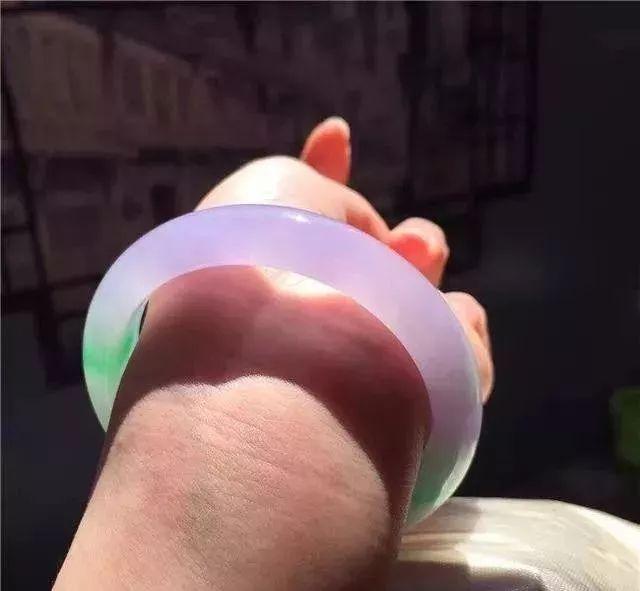 翡翠原石造价20万,翡翠原石的价位-第10张图片-翡翠网 翡翠原石造价20万,翡翠原石的价位-第10张图片-翡翠网