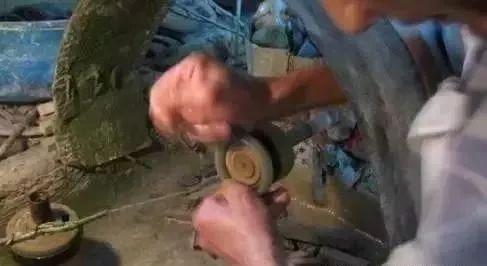 翡翠原石造价20万,翡翠原石的价位-第15张图片-翡翠网 翡翠原石造价20万,翡翠原石的价位-第15张图片-翡翠网