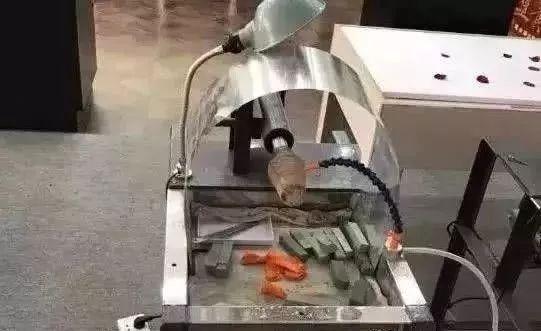 翡翠原石造价20万,翡翠原石的价位-第17张图片-翡翠网 翡翠原石造价20万,翡翠原石的价位-第17张图片-翡翠网