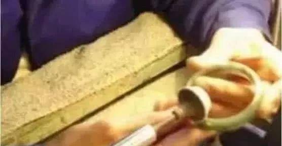 翡翠原石造价20万,翡翠原石的价位-第19张图片-翡翠网 翡翠原石造价20万,翡翠原石的价位-第19张图片-翡翠网