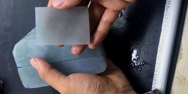 翡翠原石叫什么翡翠原石观赏-第5张图片-翡翠网 翡翠原石叫什么翡翠原石观赏-第5张图片-翡翠网