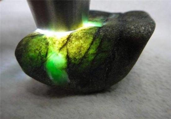 翡翠原石后江毛料,翡翠的原石在哪里-第3张图片-翡翠网