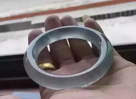 翡翠原石切开是白色的翡翠黄皮原石-第6张图片-翡翠网 翡翠原石切开是白色的翡翠黄皮原石-第6张图片-翡翠网