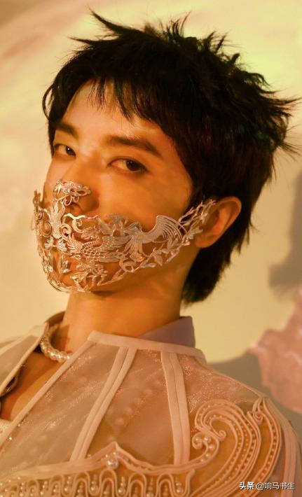 翡翠文案的创作思路,花花翡翠知识文案-第9张图片-翡翠网 翡翠文案的创作思路,花花翡翠知识文案-第9张图片-翡翠网