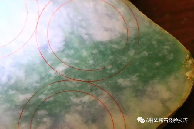 赌石入门专业知识翡翠赌石的知识要领与技巧大全-第12张图片-翡翠网 赌石入门专业知识翡翠赌石的知识要领与技巧大全-第12张图片-翡翠网