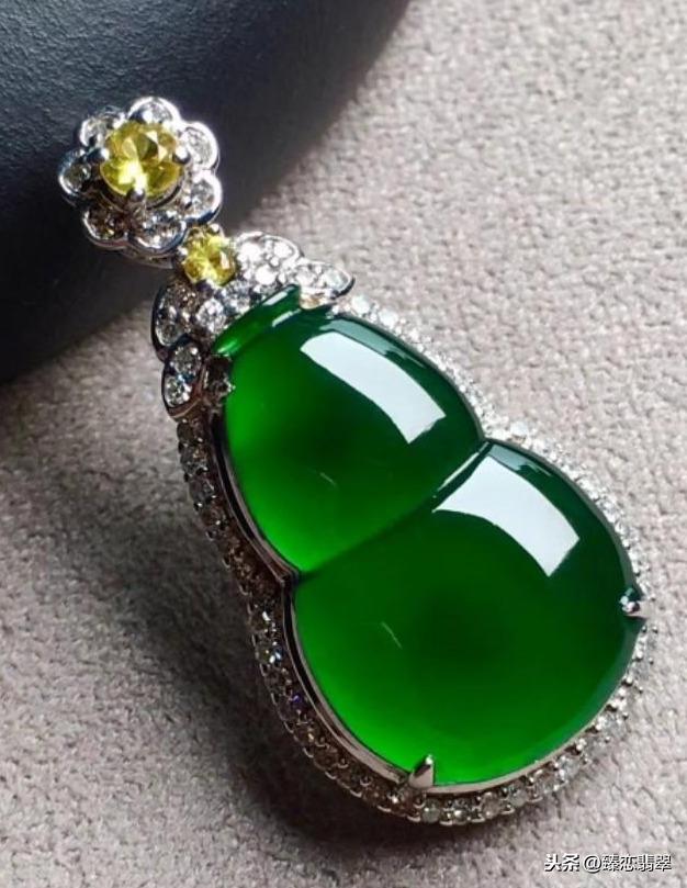 果绿翡翠属于什么级别,全绿翡翠价格-第5张图片-翡翠网 果绿翡翠属于什么级别,全绿翡翠价格-第5张图片-翡翠网