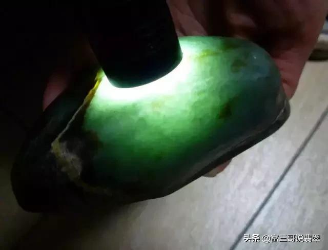 玉石翡翠原石,五千左右翡翠原石-第17张图片-翡翠网 玉石翡翠原石,五千左右翡翠原石-第17张图片-翡翠网