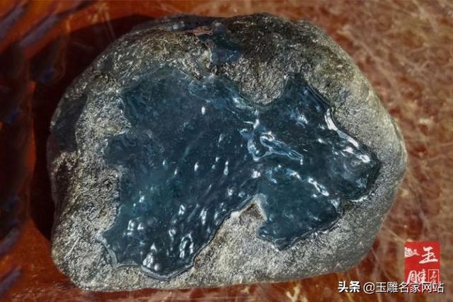 玉石的原石鉴别方法,翡翠原石鉴别方法图-第2张图片-翡翠网 玉石的原石鉴别方法,翡翠原石鉴别方法图-第2张图片-翡翠网