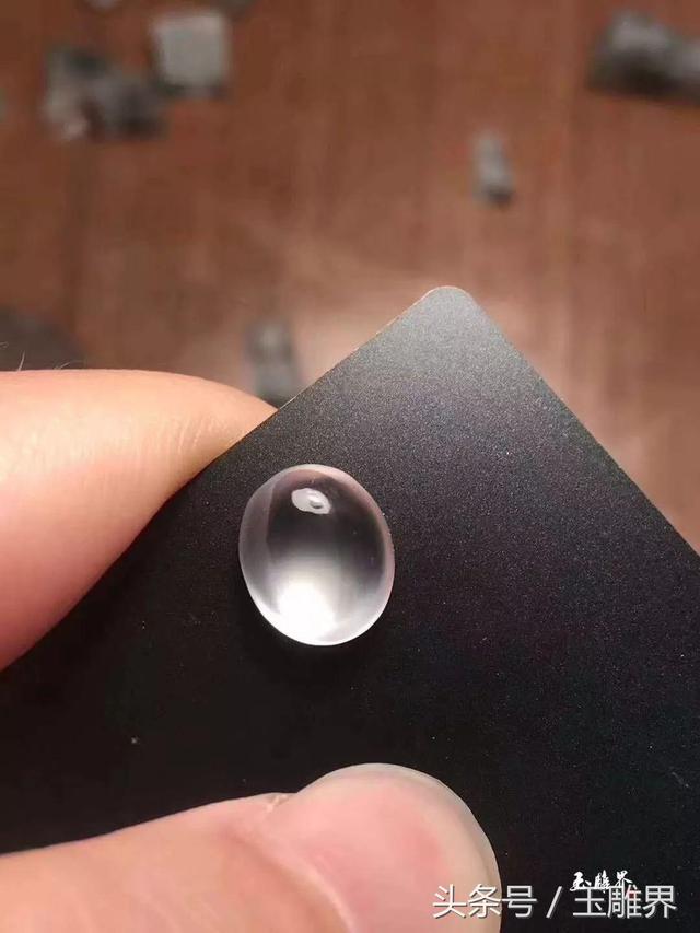 紫色翡翠原石能做戒面级别的紫色翡翠价值-第6张图片-翡翠网 紫色翡翠原石能做戒面级别的紫色翡翠价值-第6张图片-翡翠网