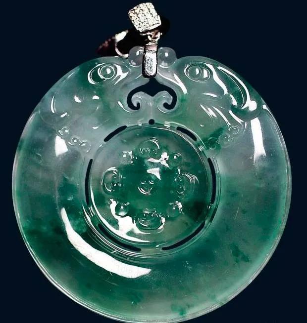 昆明哪里可以鉴定翡翠的价格翡翠鉴定等级-第4张图片-翡翠网 昆明哪里可以鉴定翡翠的价格翡翠鉴定等级-第4张图片-翡翠网