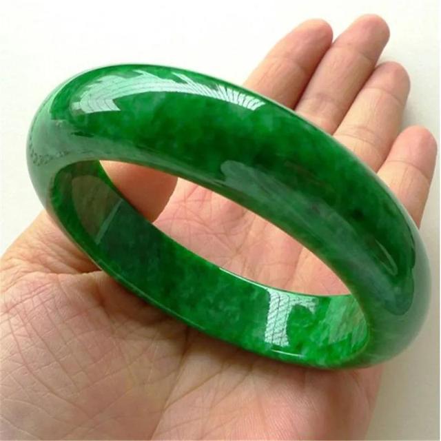 昆明哪里可以鉴定翡翠的价格翡翠鉴定等级-第6张图片-翡翠网 昆明哪里可以鉴定翡翠的价格翡翠鉴定等级-第6张图片-翡翠网