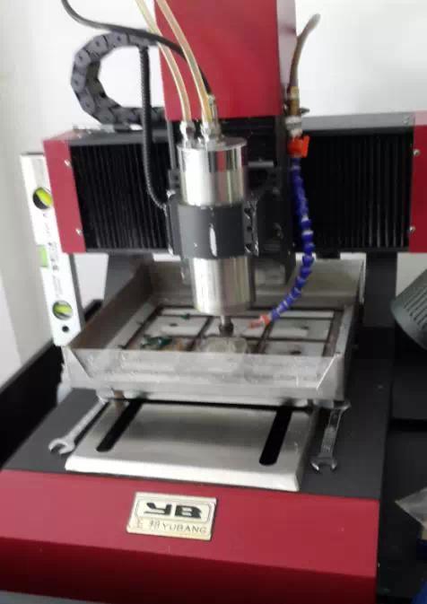 自己玩翡翠原石用什么工具,翡翠原石去皮工具-第8张图片-翡翠网 自己玩翡翠原石用什么工具,翡翠原石去皮工具-第8张图片-翡翠网