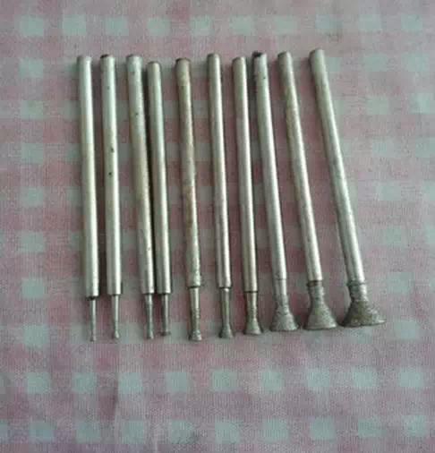 自己玩翡翠原石用什么工具,翡翠原石去皮工具-第12张图片-翡翠网 自己玩翡翠原石用什么工具,翡翠原石去皮工具-第12张图片-翡翠网