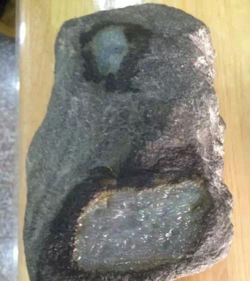 自己玩翡翠原石用什么工具,翡翠原石去皮工具-第20张图片-翡翠网 自己玩翡翠原石用什么工具,翡翠原石去皮工具-第20张图片-翡翠网