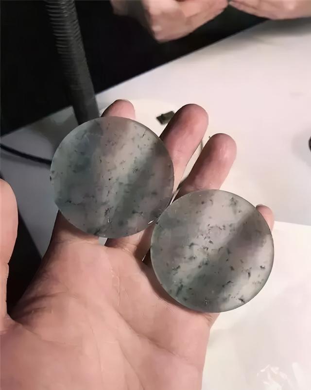 满绿翡翠手镯有棉,高冰满绿翡翠手镯-第12张图片-翡翠网 满绿翡翠手镯有棉,高冰满绿翡翠手镯-第12张图片-翡翠网