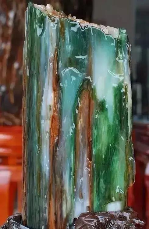 翡翠原石有绿藓黄带绿翡翠原石图片-第8张图片-翡翠网