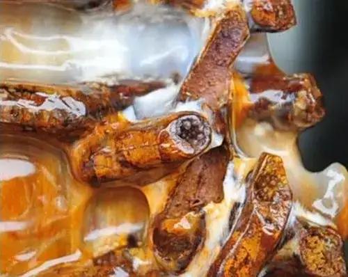 翡翠原石有绿藓黄带绿翡翠原石图片-第19张图片-翡翠网