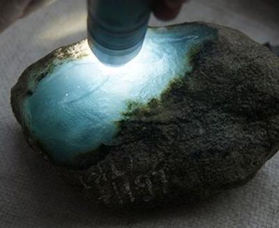 怎么赞美翡翠原石翡翠原石的价位-第8张图片-翡翠网