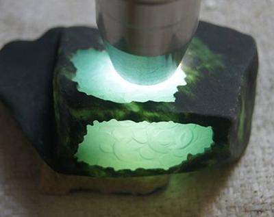 怎么赞美翡翠原石翡翠原石的价位-第16张图片-翡翠网